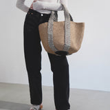 Woody braided grey raffia bag