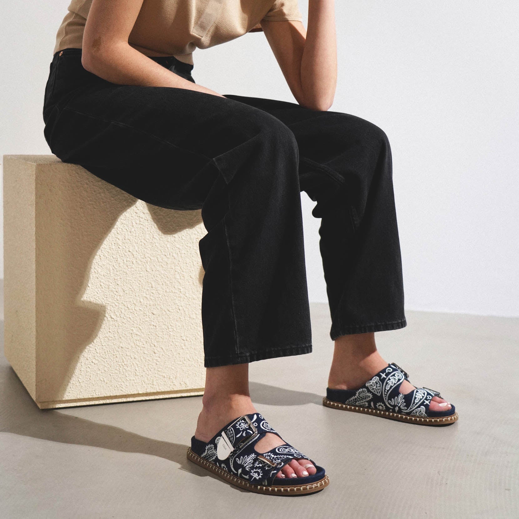 hover