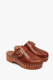 Jeannette brown leather clogs