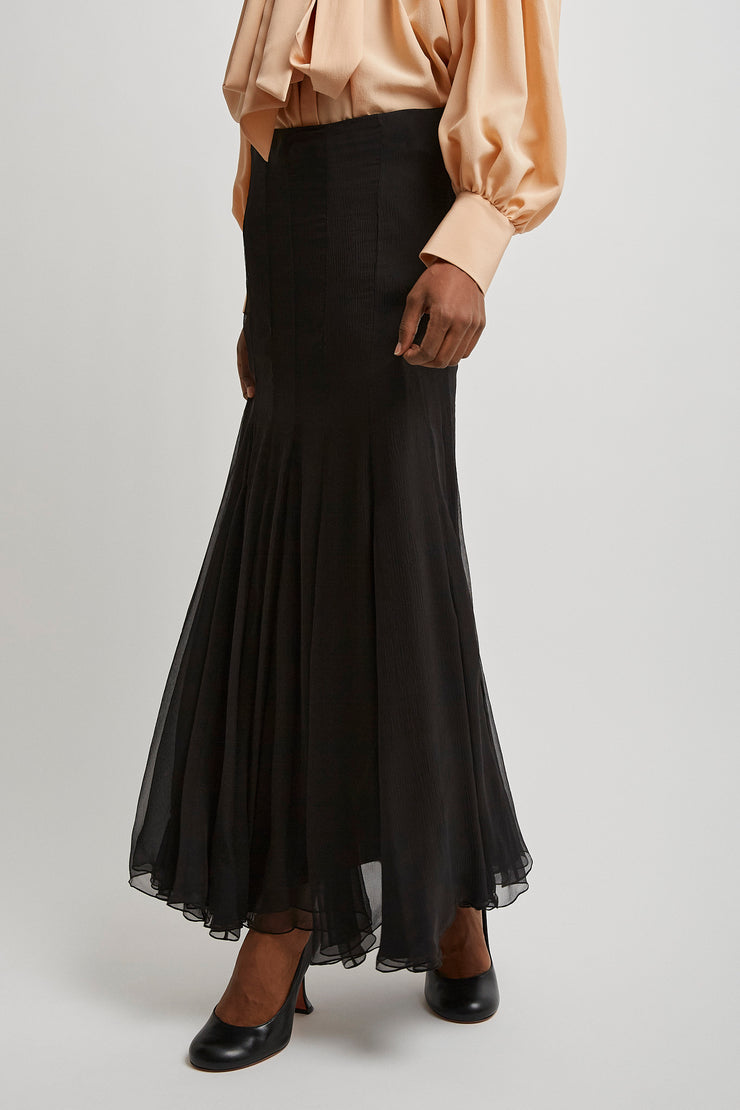 Gathered fluid maxi black skirt