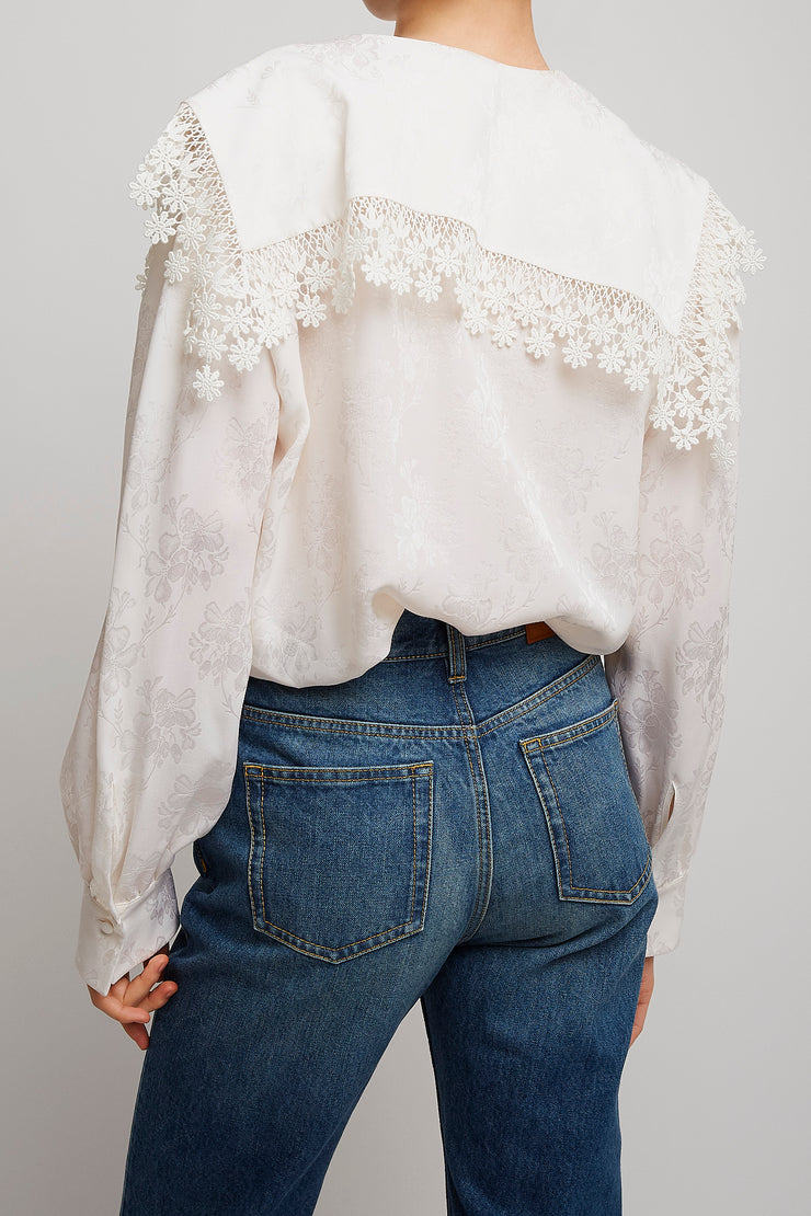 Maxi-collar white blouse