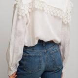 Maxi-collar white blouse