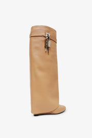 Shark lock beige leather boots