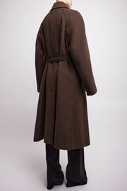 Curve brown shoulder coat