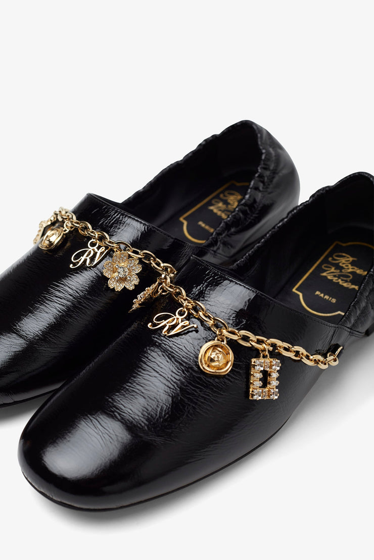 Roundytoe black with gold charm slippers