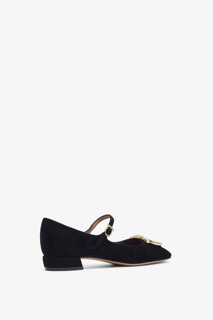 Marry 2 black pumps